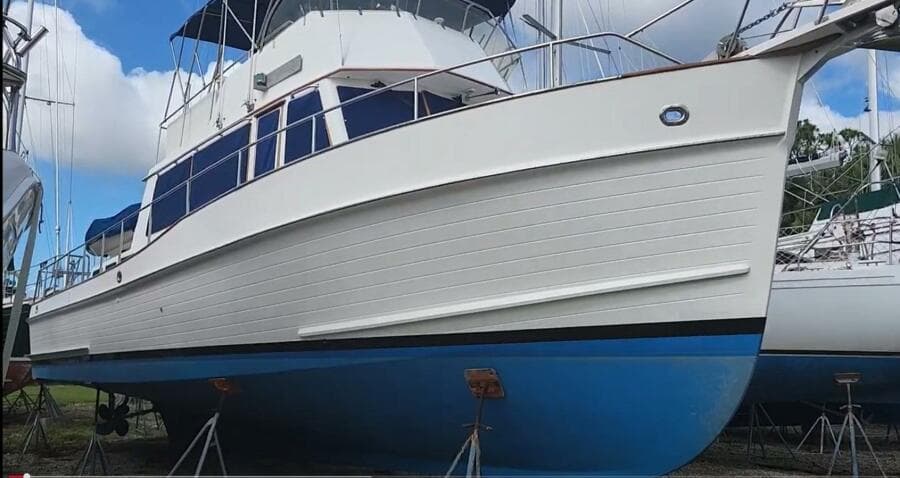 42' Grand Banks hauled out1