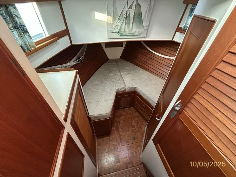 42' Grand Banks guest stateroom