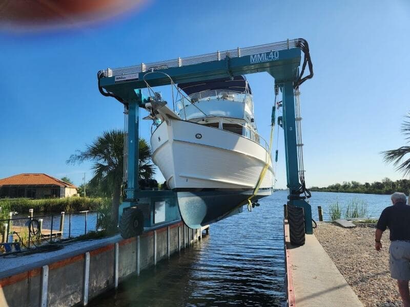42' Grand Banks hauled out3