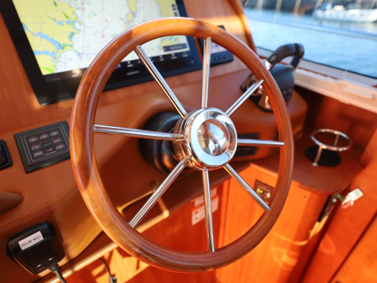 _Sabre48FB_DefyGravity_TeakWheel