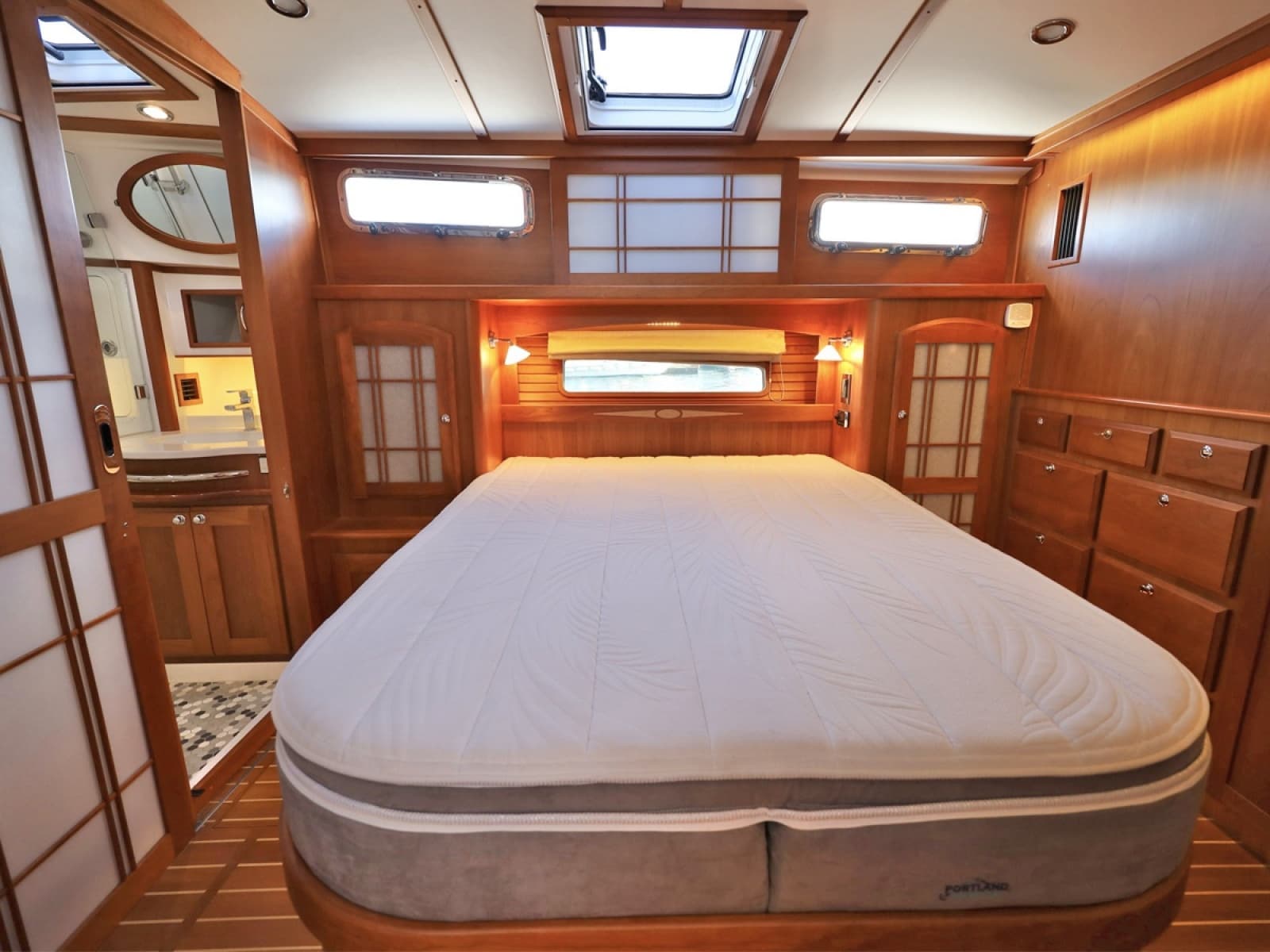 AmidshipCabinBerth