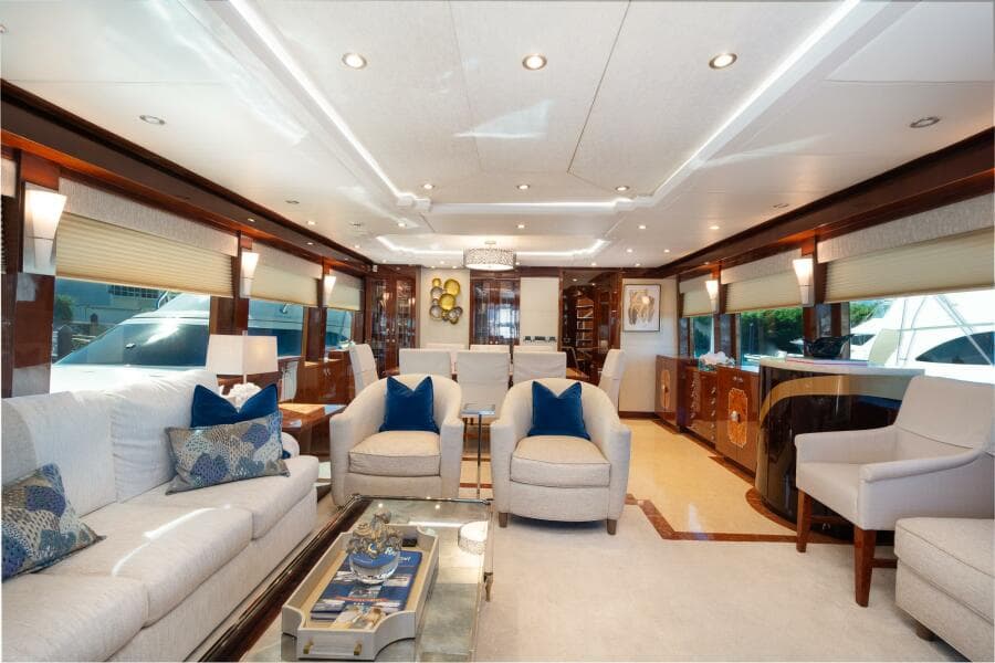 Main Salon Forward