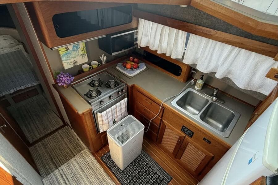 1984 Bayliner 3870 Motoryacht