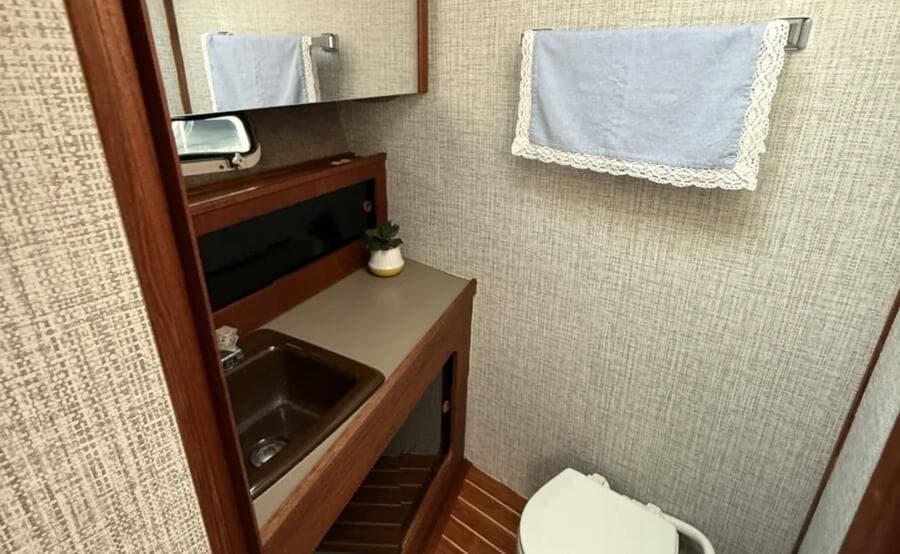 1984 Bayliner 3870 Motoryacht