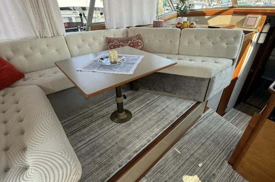 1984 Bayliner 3870 Motoryacht