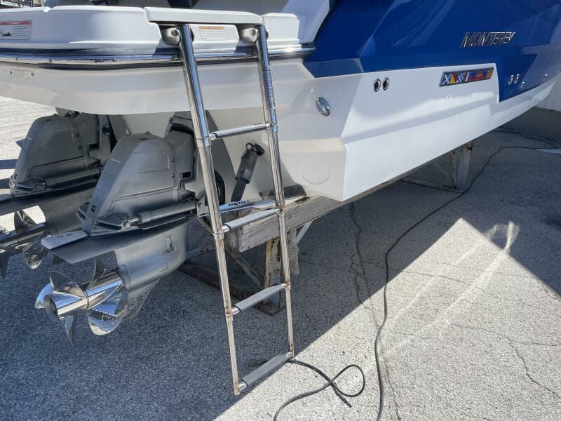 2019 Monterey 328SS