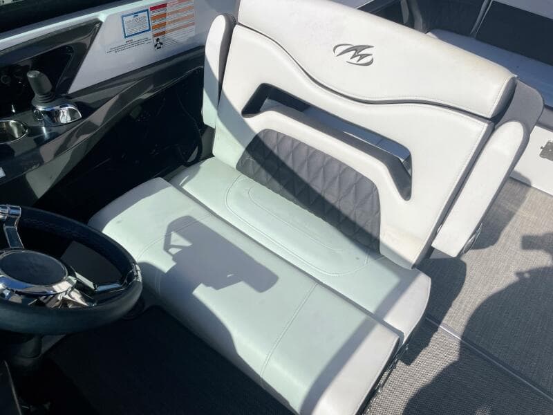 2019 Monterey 328SS