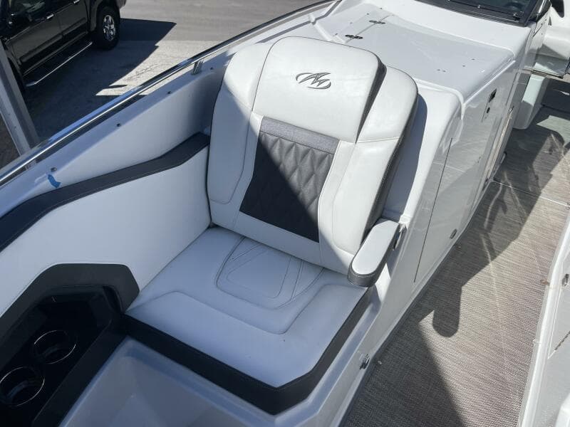 2019 Monterey 328SS