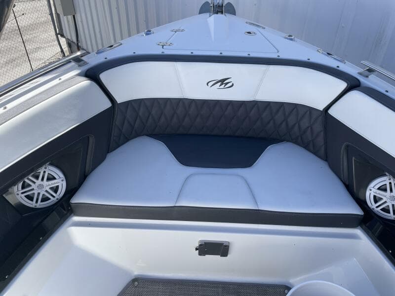 2019 Monterey 328SS