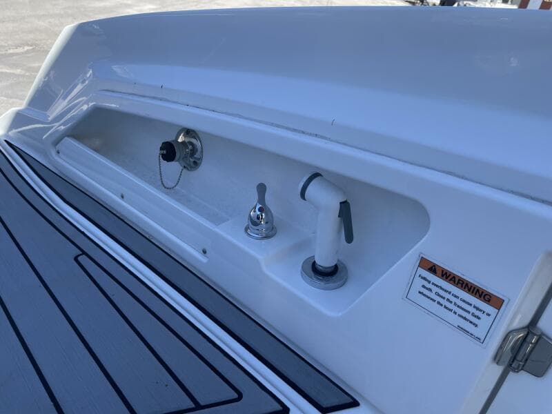 2019 Monterey 328SS
