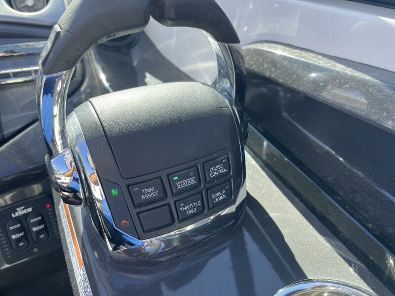 2019 Monterey 328SS