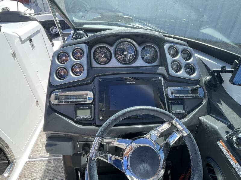 2019 Monterey 328SS