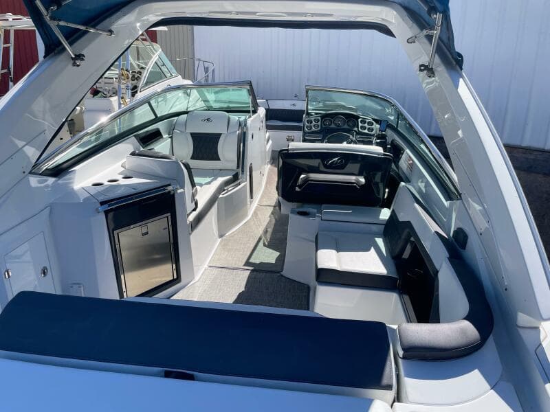 2019 Monterey 328SS