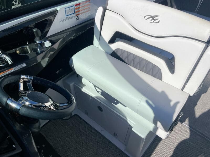 2019 Monterey 328SS