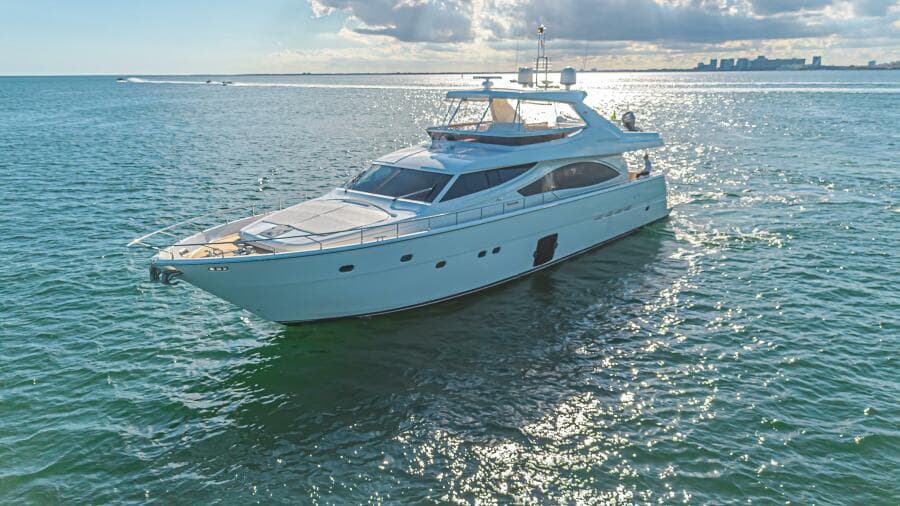 2011 Ferretti Yachts 830