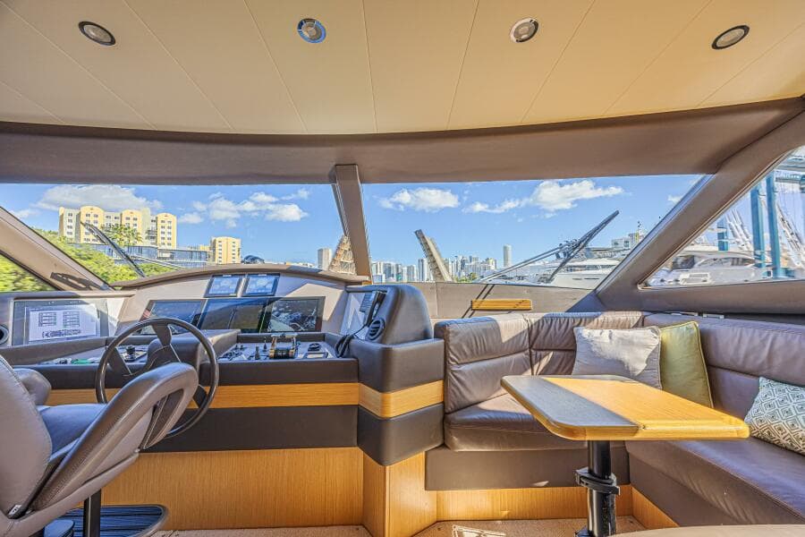 2011 Ferretti Yachts 830