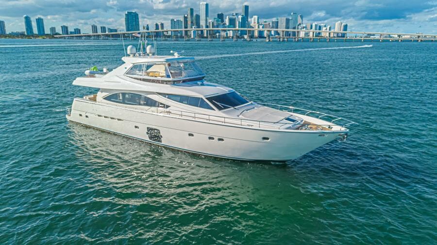 2011 Ferretti Yachts 830