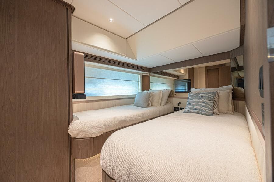 2022 Azimut Magellano 66