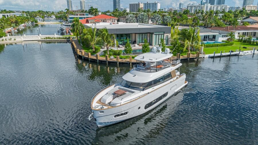 2022 Azimut Magellano 66