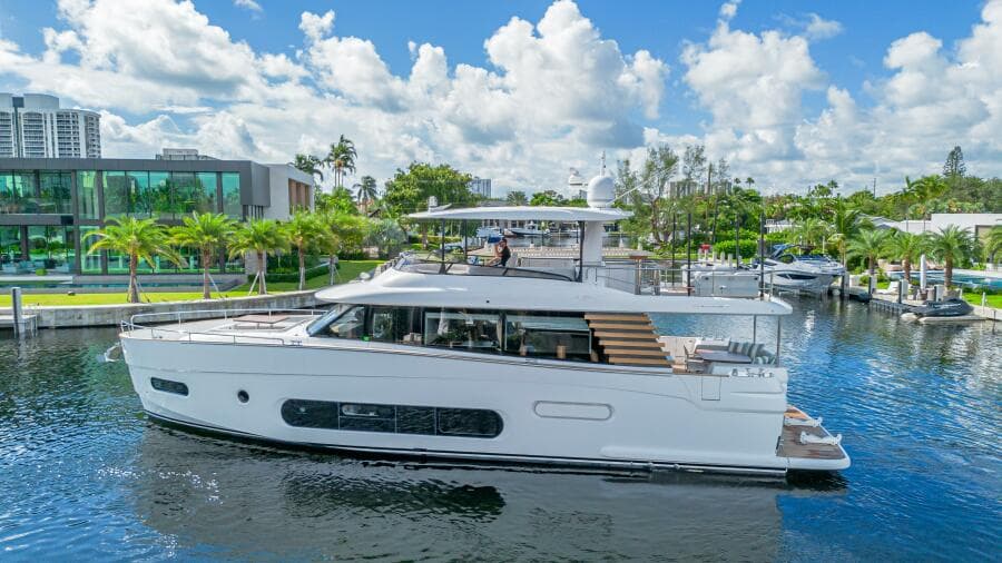 2022 Azimut Magellano 66