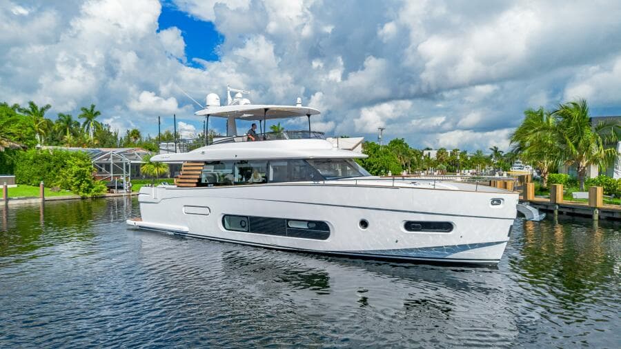2022 Azimut Magellano 66