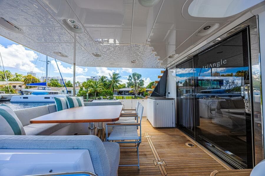 2022 Azimut Magellano 66