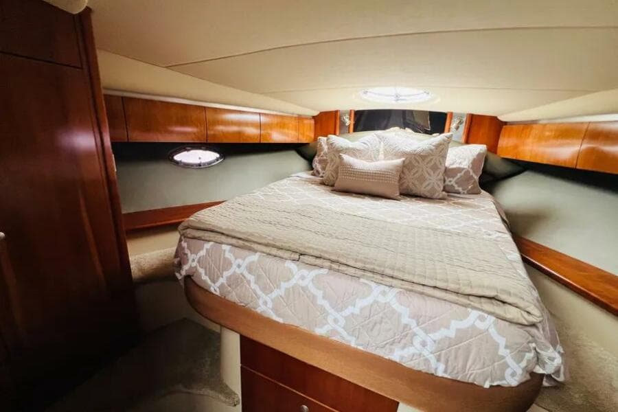 2006 Cruisers Yachts 420 Express