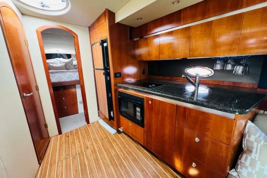 2006 Cruisers Yachts 420 Express