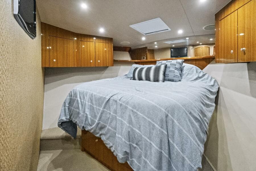 2008 Viking 74 Enclosed Bridge
