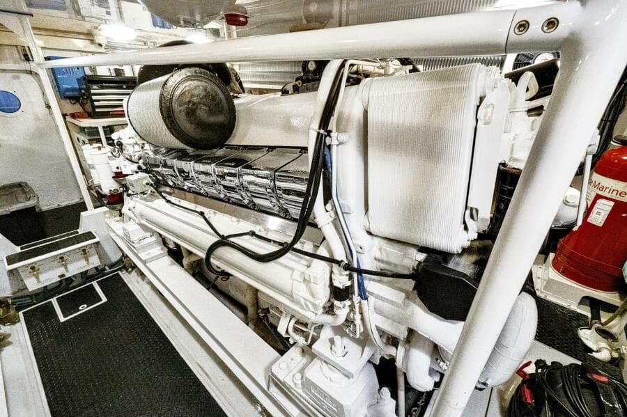 2008 Viking 74 Enclosed Bridge