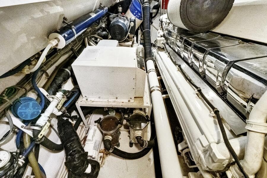 2008 Viking 74 Enclosed Bridge