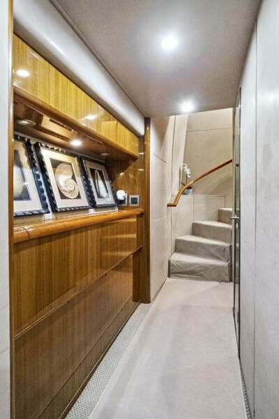 2008 Viking 74 Enclosed Bridge