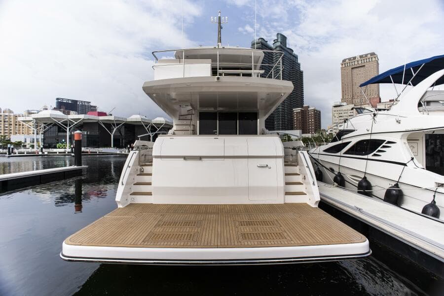 Hydraulic Swim Platform