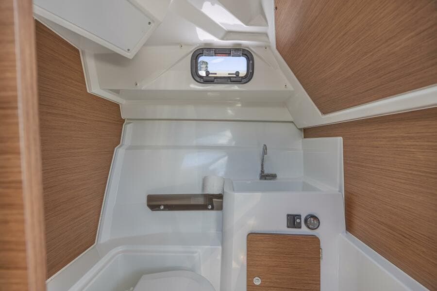 2022 Jeanneau NC 795 Series 2
