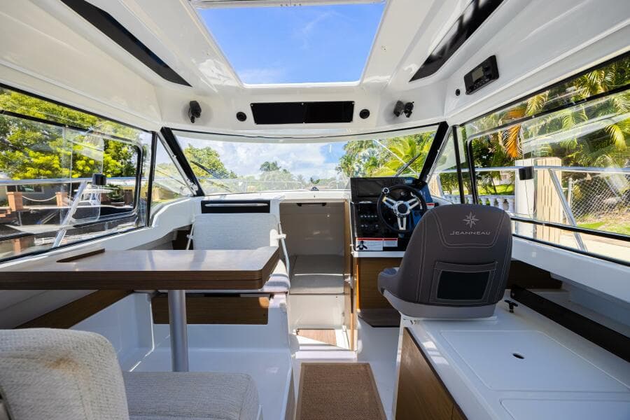2022 Jeanneau NC 795 Series 2