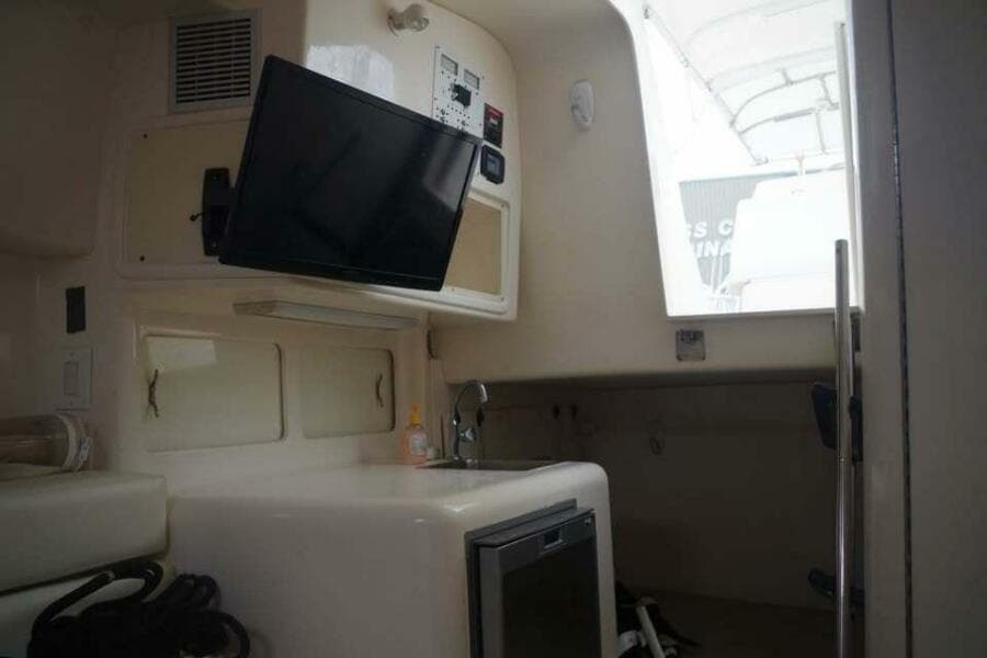 1994 Intrepid 376 Walkaround