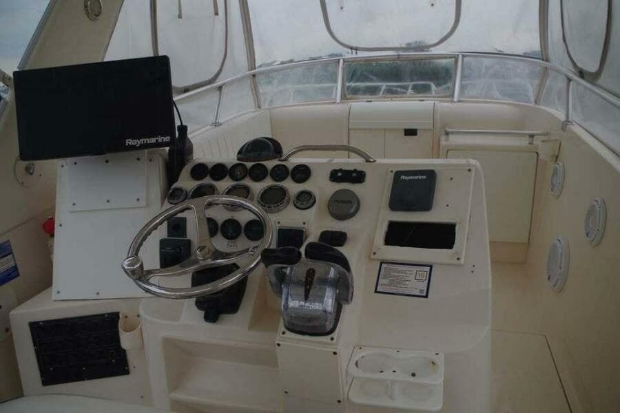1994 Intrepid 376 Walkaround