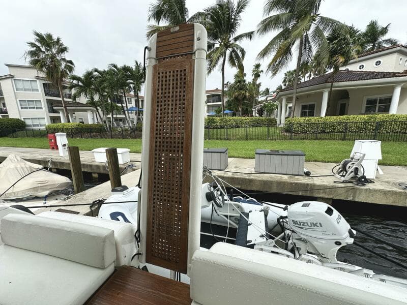 2014 Ferretti Yachts 530