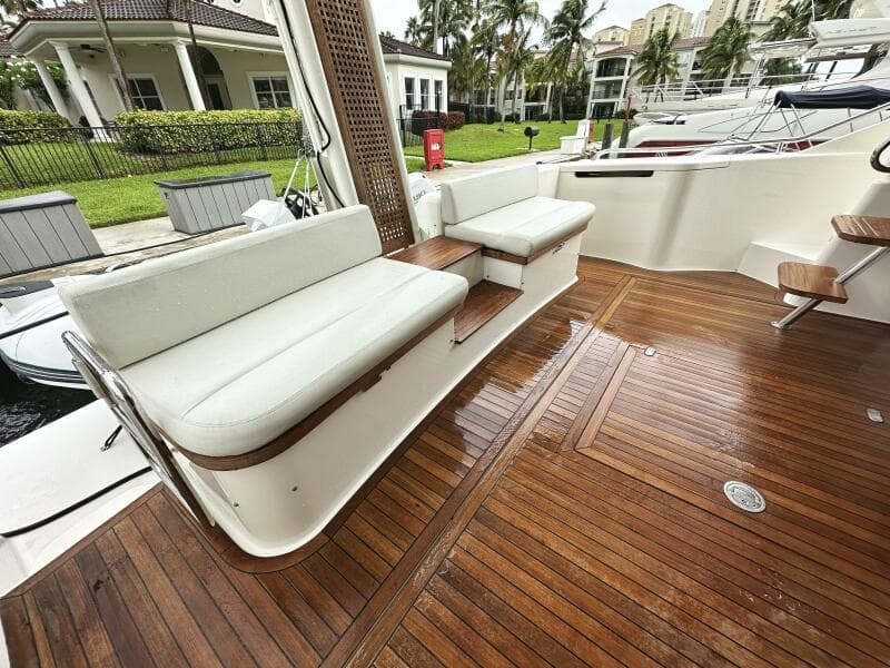 2014 Ferretti Yachts 530