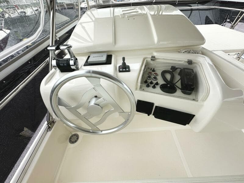 2014 Ferretti Yachts 530