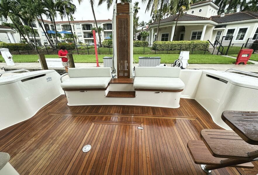 2014 Ferretti Yachts 530