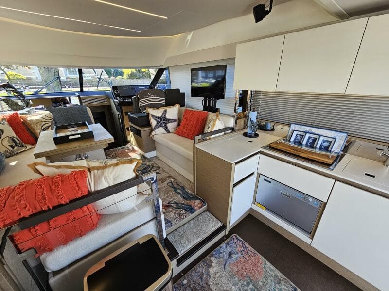 2018 Prestige 460 Fly