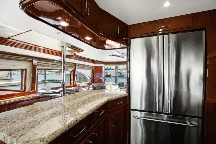 2008 Marquis 690