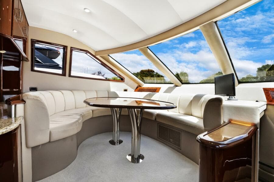2008 Marquis 690