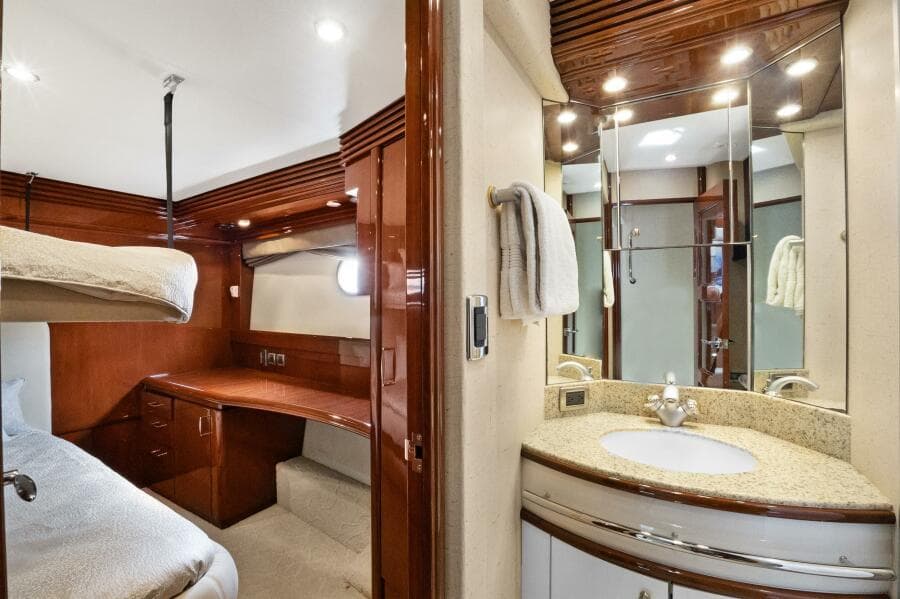 2008 Marquis 690