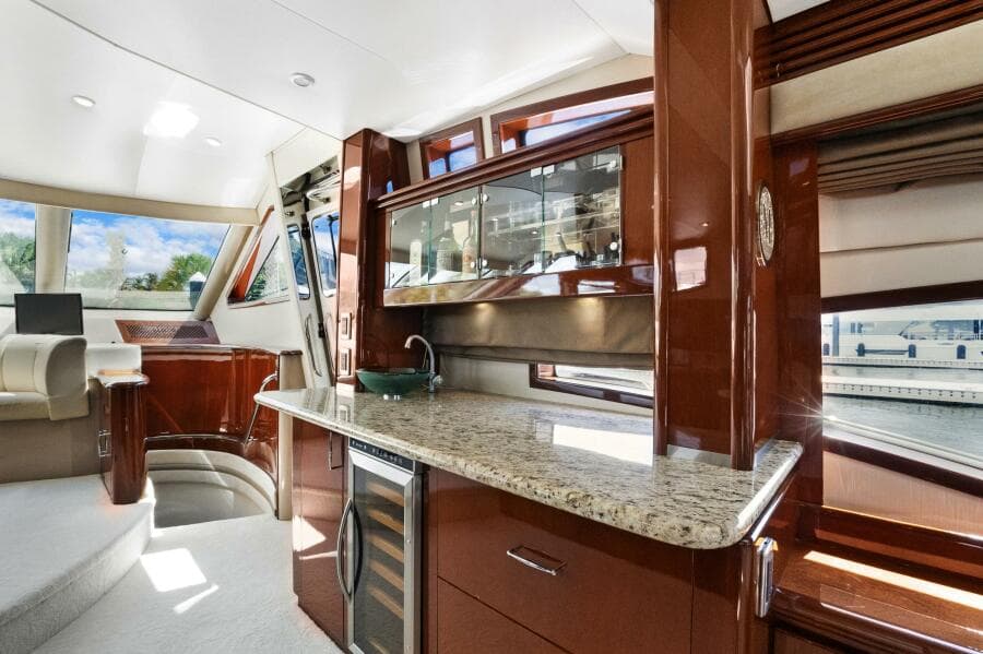 2008 Marquis 690