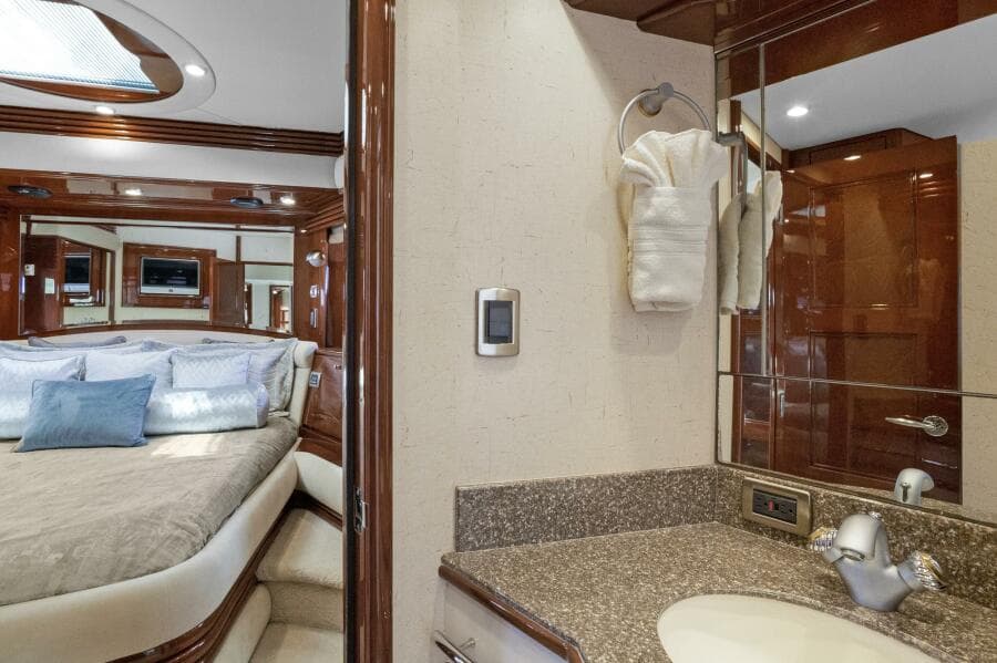 2008 Marquis 690