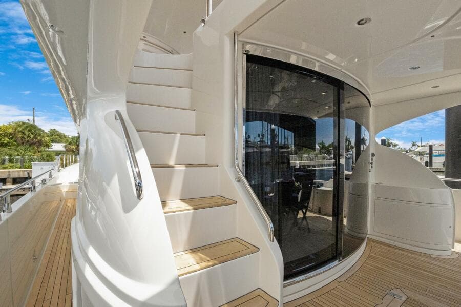 2008 Marquis 690
