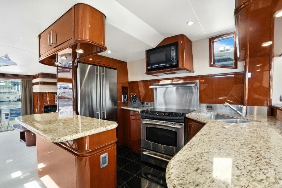 2008 Marquis 690