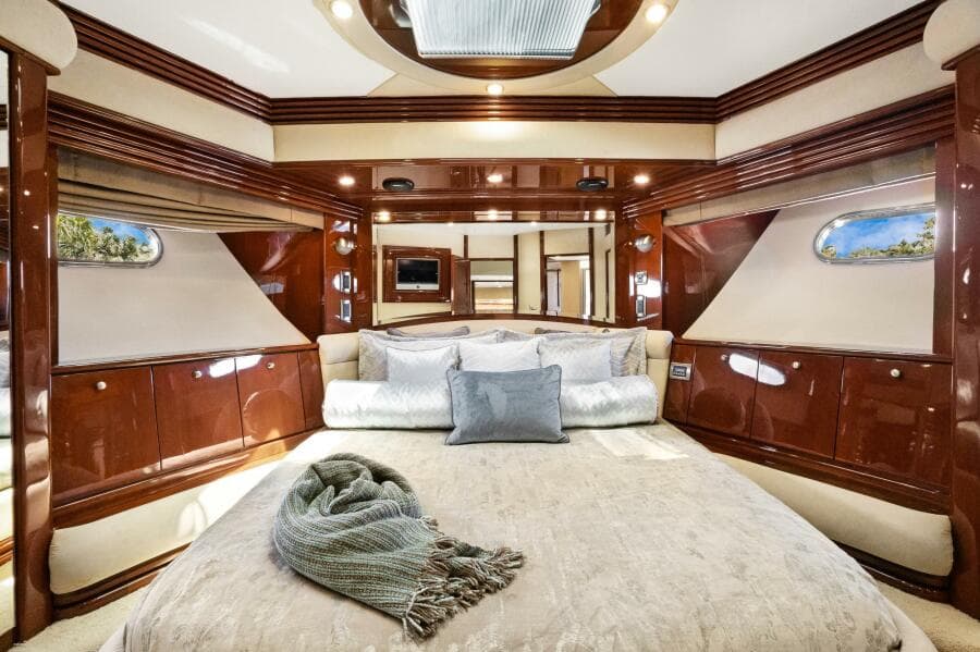 2008 Marquis 690